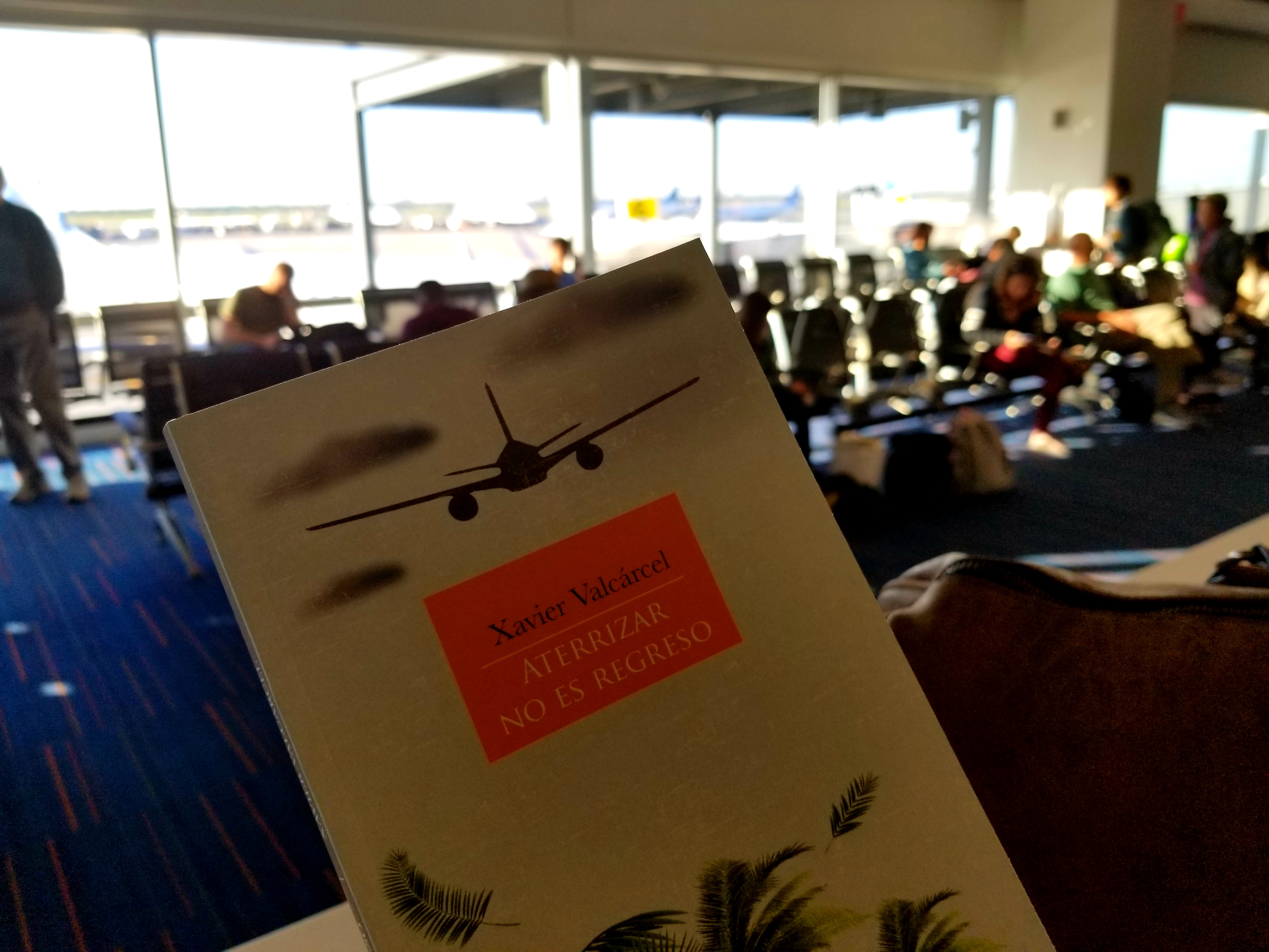 Un avión que a la vez despega y aterriza